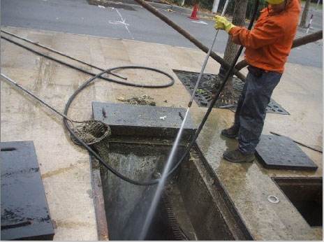 高唐池底污泥如何清理